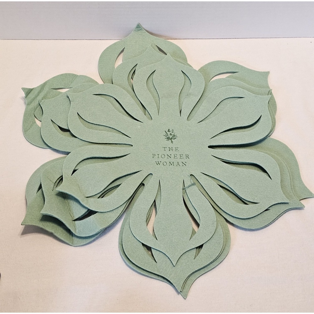 The Pioneer Woman Green Felt Table Hot Pads Flower Shape